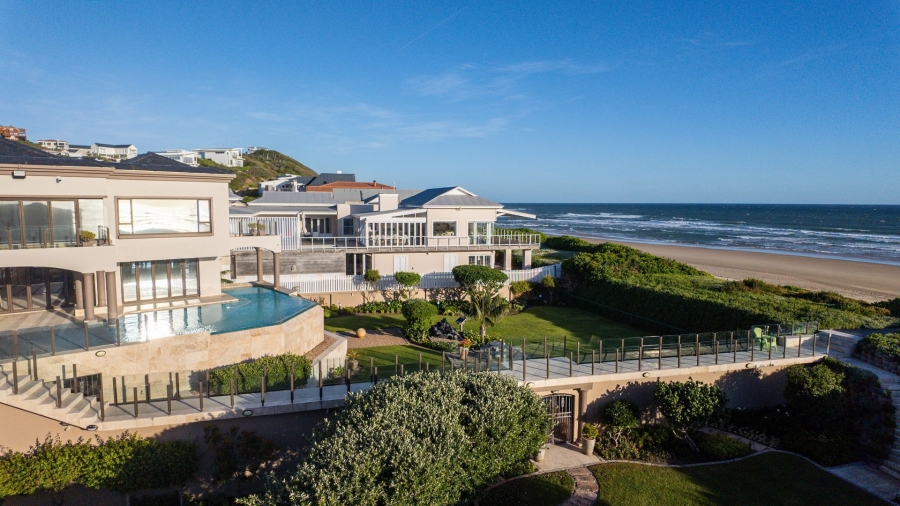 6 Bedroom Property for Sale in Myoli Beach Western Cape